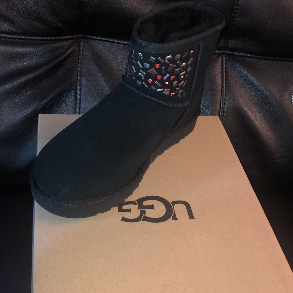 Brand new studded uggs size 5 women